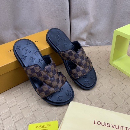 Louis Vuitton Slippers For Men in 184332