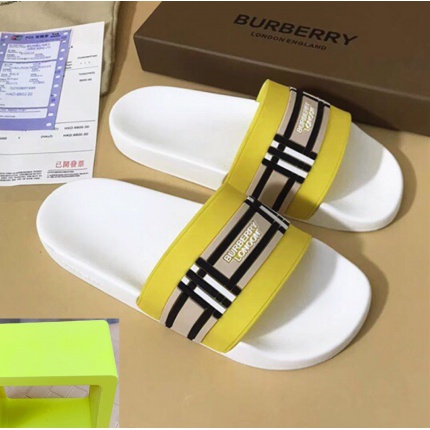 Burberry Slippers For Men in 184376