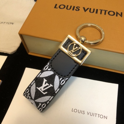 Louis Vuitton  Keychain in 184404