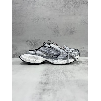 Balenciaga Sneakers For Men in 184553