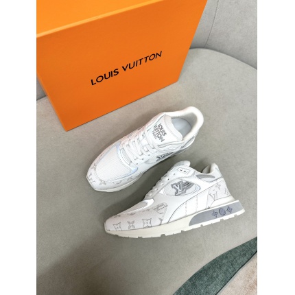 Top quality Louis Vuitton Trainer Sneakers in 184576