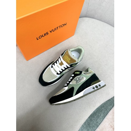 Top quality Louis Vuitton Trainer Sneakers in 184582