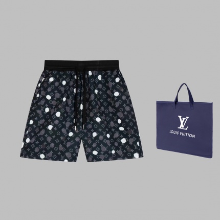 Louis Vuitton Short Pants For Men in 184972