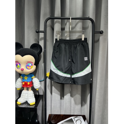 Givenchy Short pants for Men in 185278