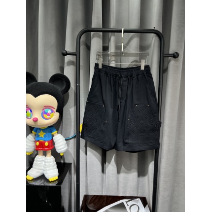 Louis Vuitton Short Pants For Men in 185283
