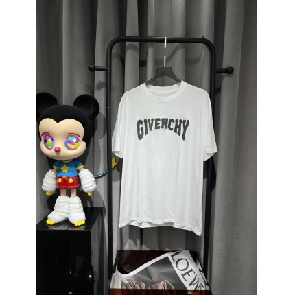 Givenchy T-Shirts for Men in 185371