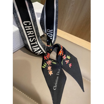 DIOR Bands in 185618