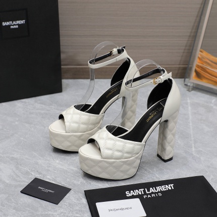 YSL Sandals For Women in 186124
