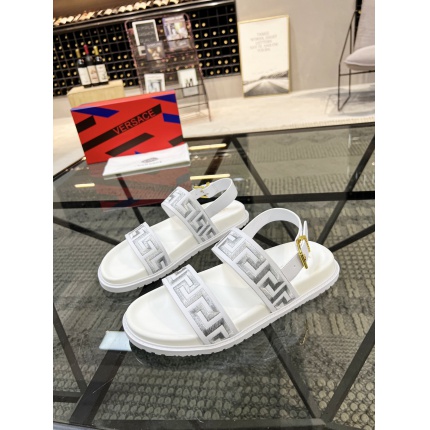 Versace Slippers For Men in 186280