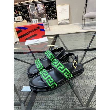 Versace Slippers For Men in 186281