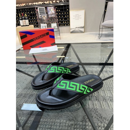 Versace Slippers For Men in 186282