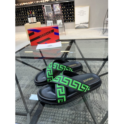 Versace Slippers For Men in 186284