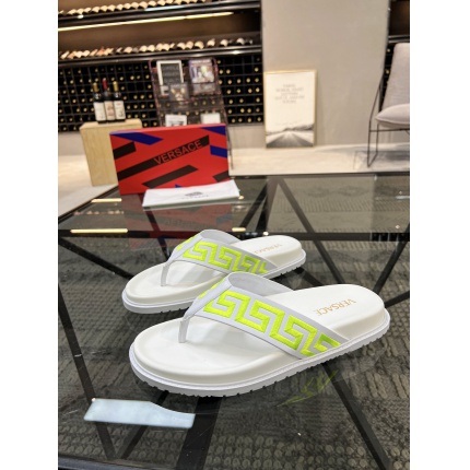 Versace Slippers For Men in 186289