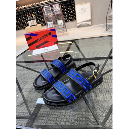 Versace Slippers For Men in 186292