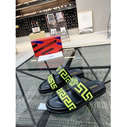 Versace Slippers For Men in 186303