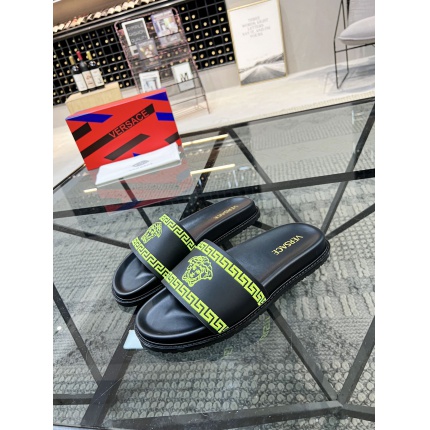 Versace Slippers For Men in 186304
