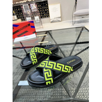 Versace Slippers For Men in 186305