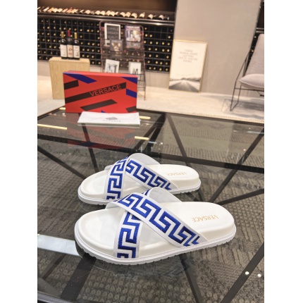 Versace Slippers For Men in 186311