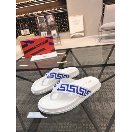 Versace Slippers For Men in 186313