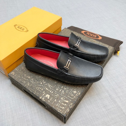 Tods Leather Loafers For Men in 186355