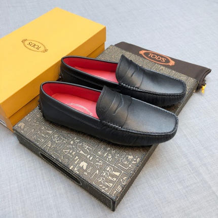 Tods Leather Loafers For Men in 186357