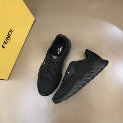 Fendi Sneakers For Men in 186427