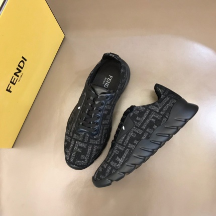 Fendi Sneakers For Men in 186432