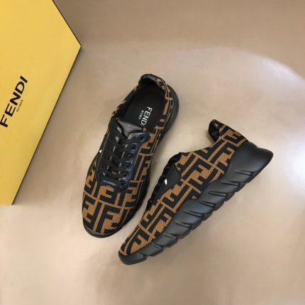Fendi Sneakers For Men in 186433