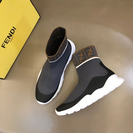 Fendi Sneakers For Men in 186438