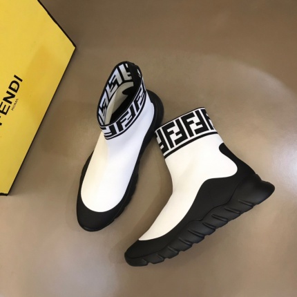 Fendi Sneakers For Men in 186440