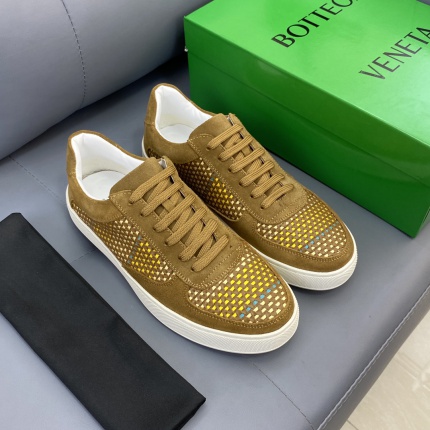 Bottega Veneta Sneakers For Men in 186485