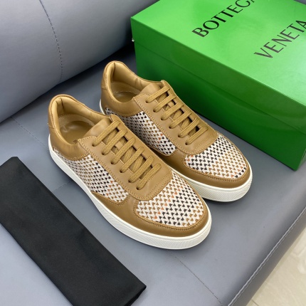 Bottega Veneta Sneakers For Men in 186487