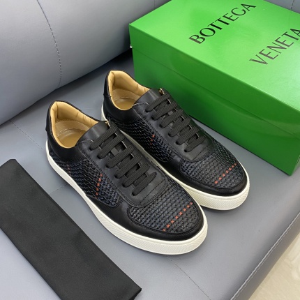 Bottega Veneta Sneakers For Men in 186488
