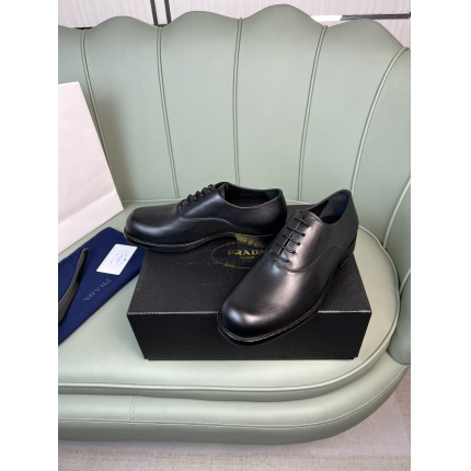 Prada Leather Dress Shoes For Men in 186598