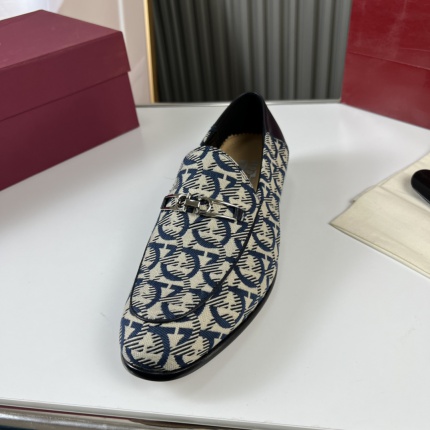 Ferragamo Dress Shoes For Men in 186600