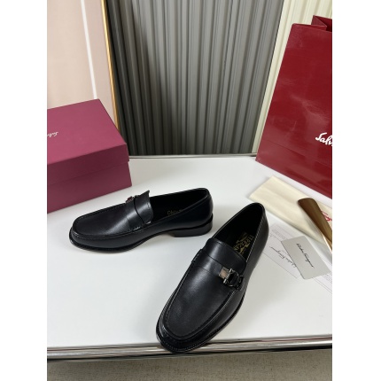 Ferragamo Dress Shoes For Men in 186614
