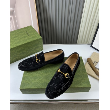 Gucci Dress Shoes For Men in 186637