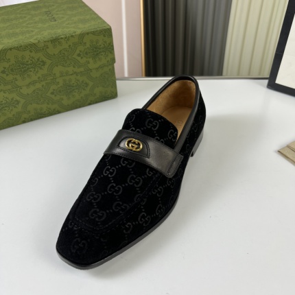 Gucci Dress Shoes For Men in 186669