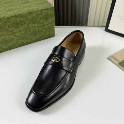 Gucci Dress Shoes For Men in 186671