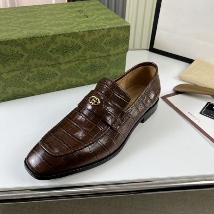 Gucci Dress Shoes For Men in 186674