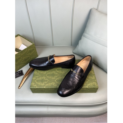 Gucci Dress Shoes For Men in 186676