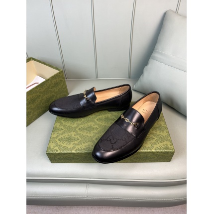 Gucci Dress Shoes For Men in 186681