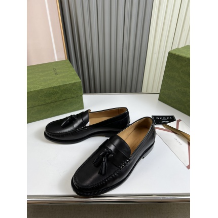 Gucci Dress Shoes For Men in 186685
