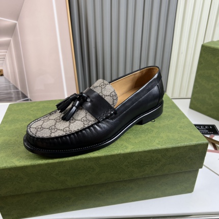 Gucci Dress Shoes For Men in 186688