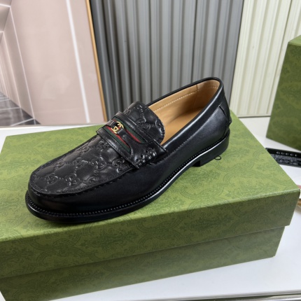 Gucci Dress Shoes For Men in 186689