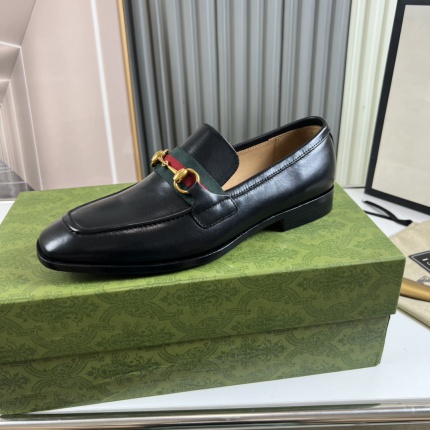 Gucci Dress Shoes For Men in 186692