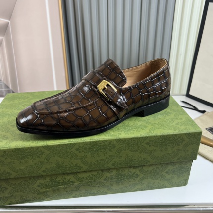 Gucci Dress Shoes For Men in 186694