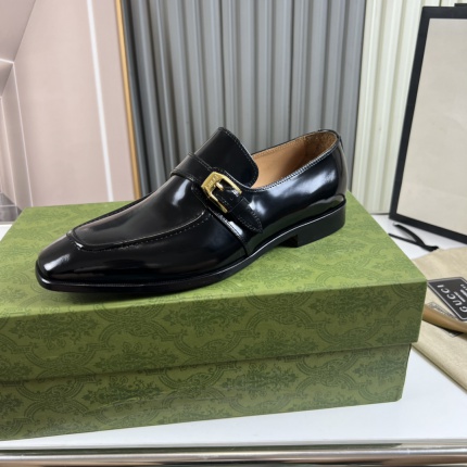 Gucci Dress Shoes For Men in 186696