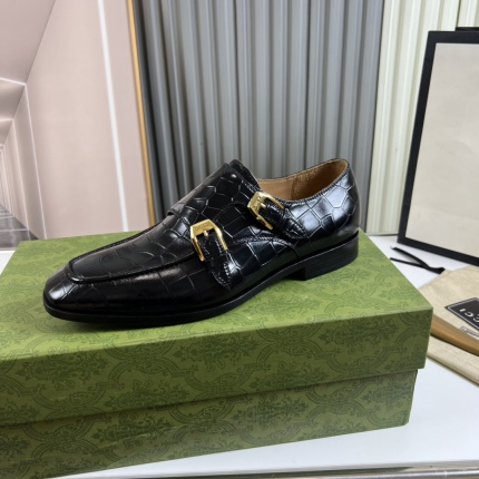 Gucci Dress Shoes For Men in 186697
