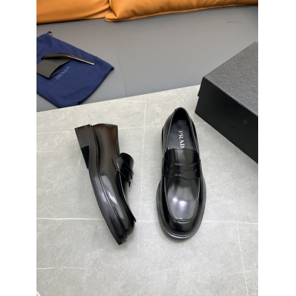 Prada Leather Dress Shoes For Men in 186717